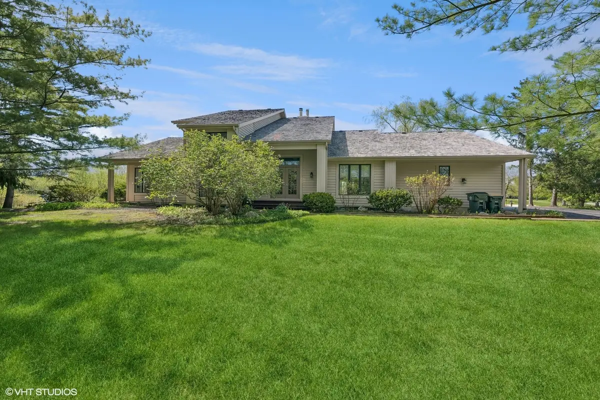 15020 King Drive, Green Oaks, IL 60048 - #1