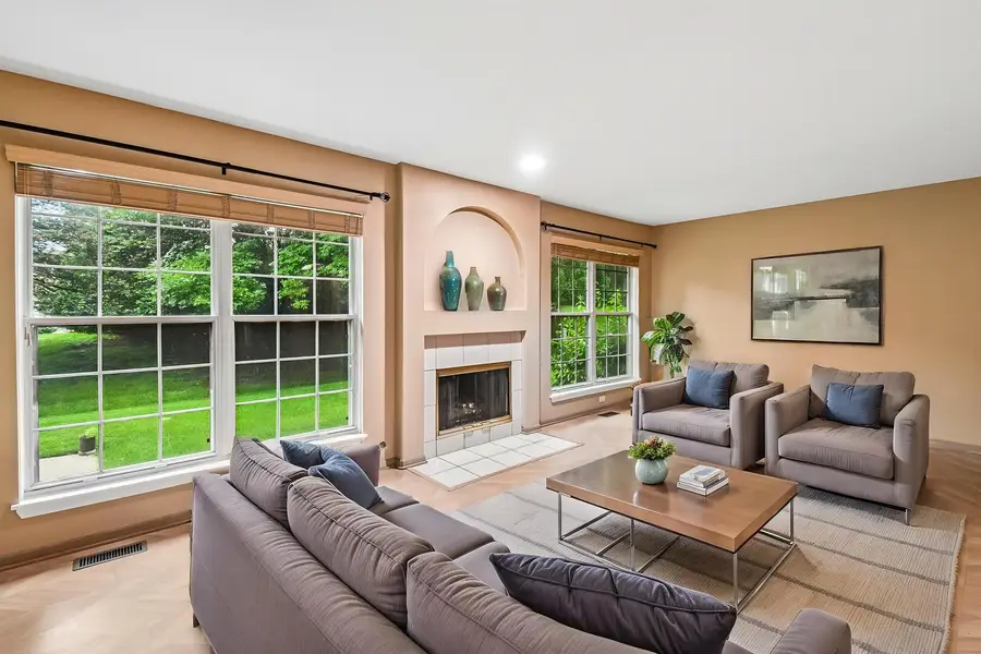 620 N Charter Hall Drive, Palatine, IL 60067 - #2