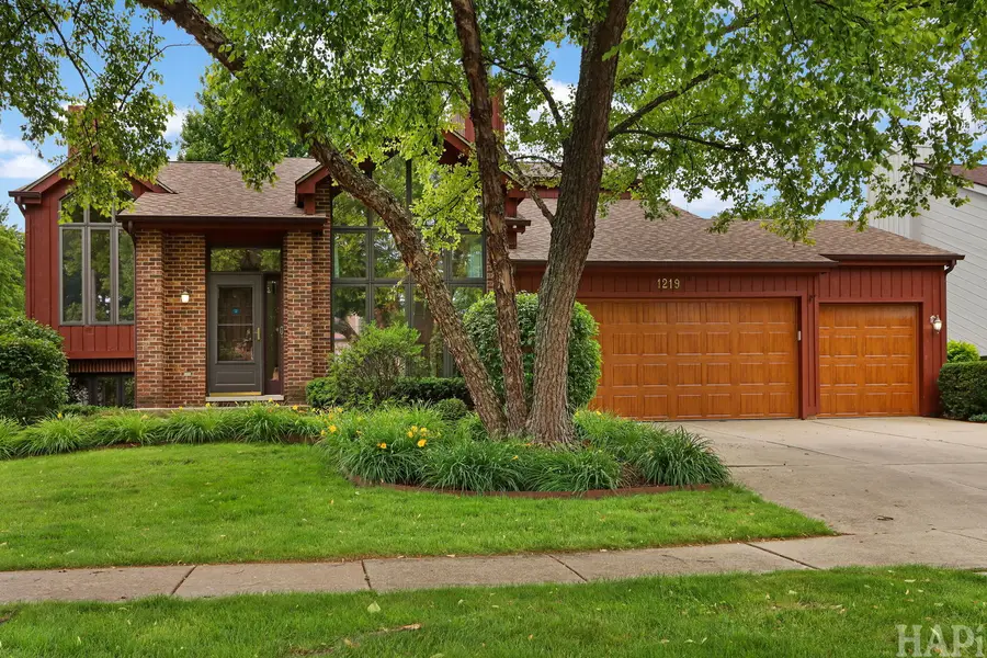 1219 Golf View Drive, Woodridge, IL 60517 - #2