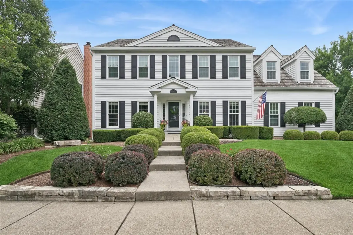 667 Waterbury Avenue, Gurnee, IL 60031 - #1