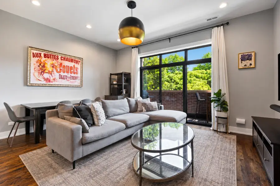 2712 W Montrose Avenue #2E, Chicago, IL 60618 - #2