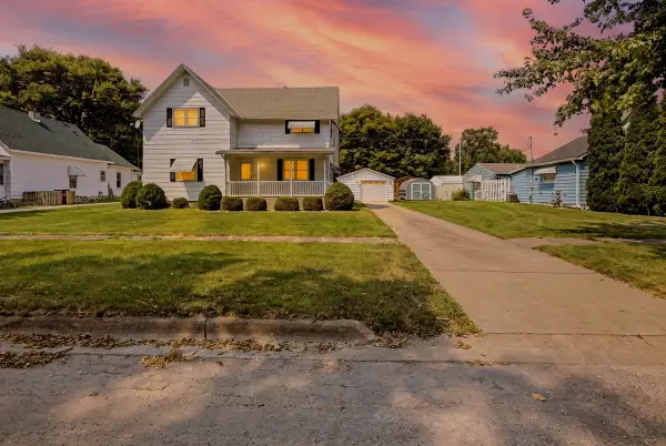 221 E John Street, Forrest, IL 61741