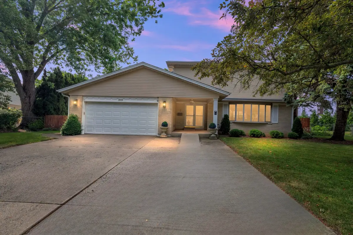 2019 E Avon Lane, Arlington Heights, IL 60004 - #1