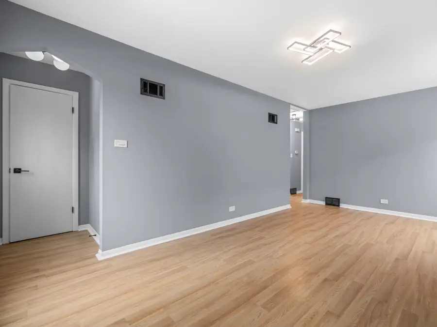 9546 S Emerald Avenue, Chicago, IL 60628 - #3