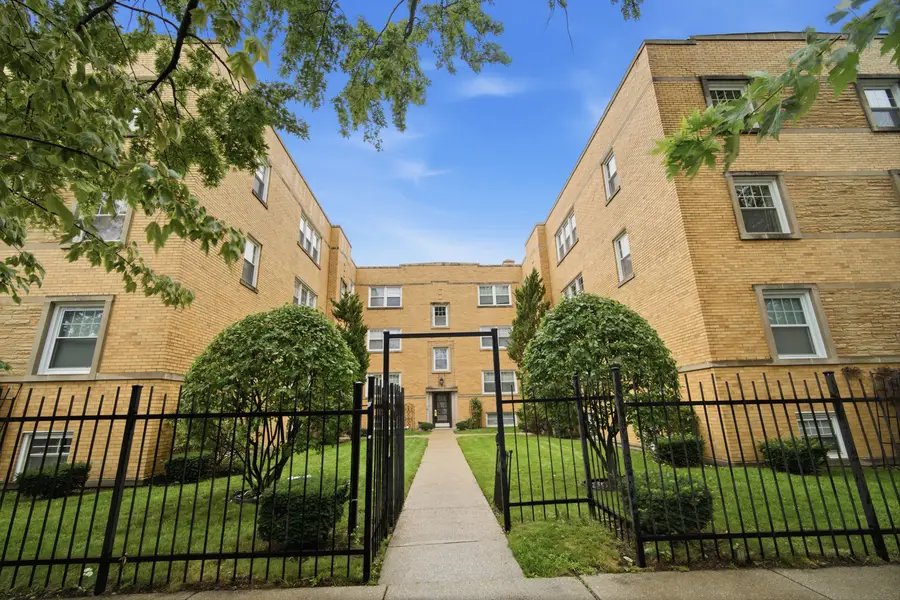 6046 N Francisco Avenue #2W, Chicago, IL 60659 - #2