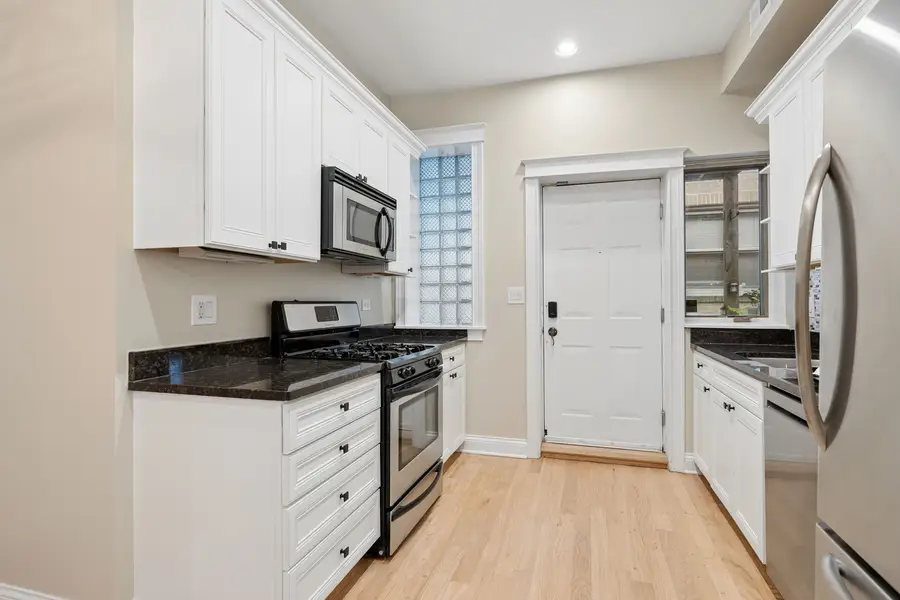 4134 N Kenmore Avenue #2, Chicago, IL 60613 - #3