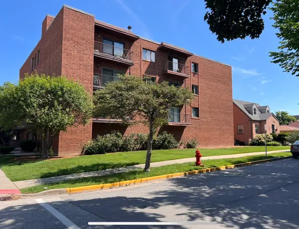 1302 E Washington Street #B1, Des Plaines, IL 60016