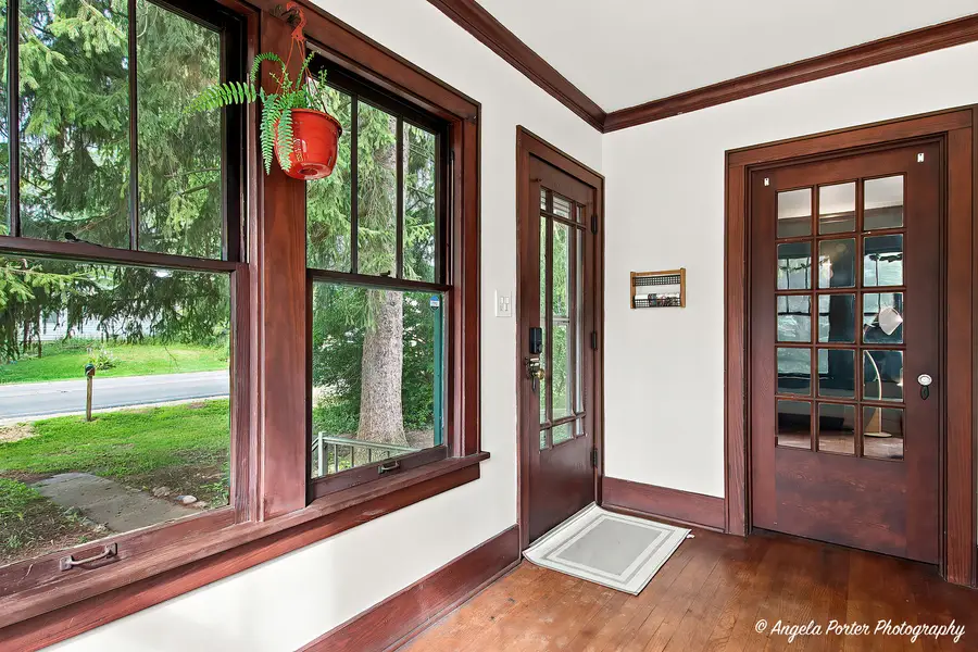 824 Washington Street, Woodstock, IL 60098 - #2