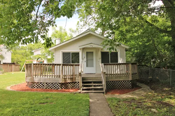 338 E Lakeview Avenue, Round Lake Beach, IL 60073