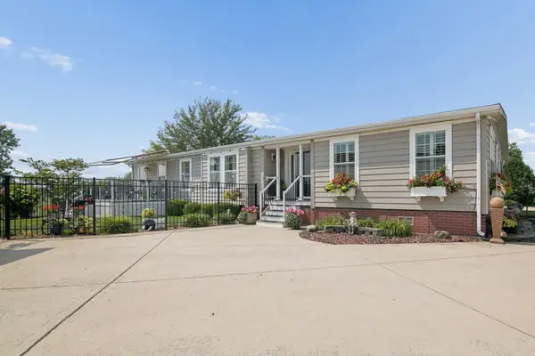 23036 Pinehurst Drive, Frankfort, IL 60423