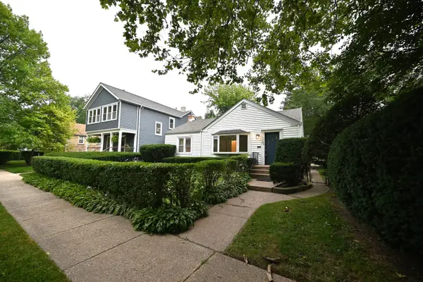 1570 Dewey Avenue, Evanston, IL 60201