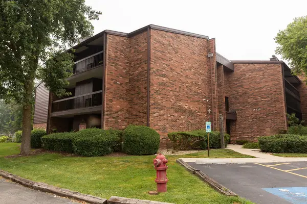 14525 Walden Court #PH4, Oak Forest, IL 60452