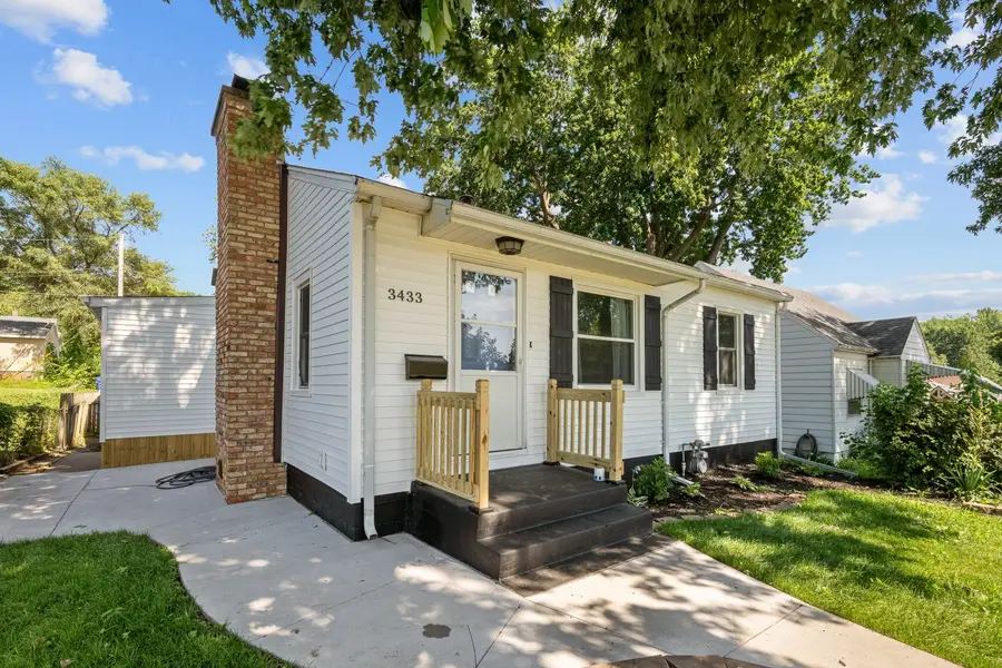 3433 N Sturdevant Street, Davenport, IA 52806 - #2