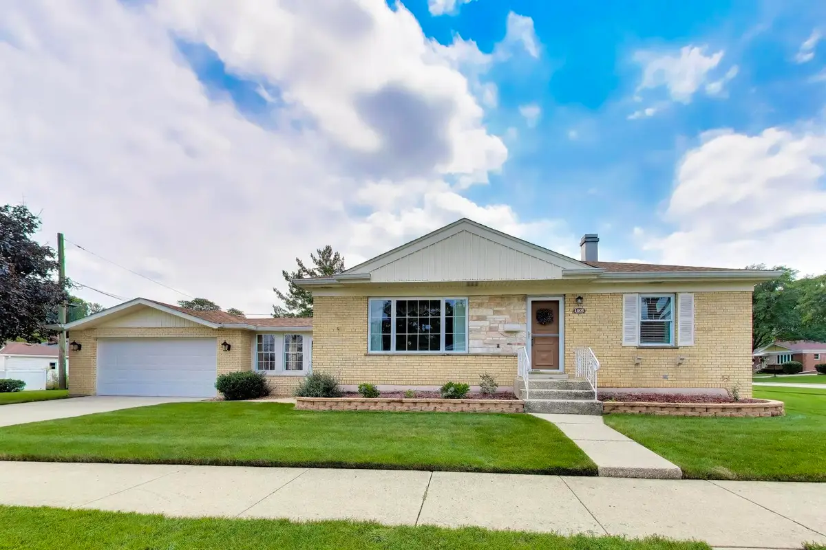 1601 Mayfair Avenue, Westchester, IL 60154 - #1