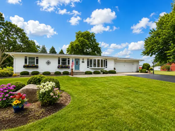 14121 Barber Greene Road, Sycamore, IL 60178