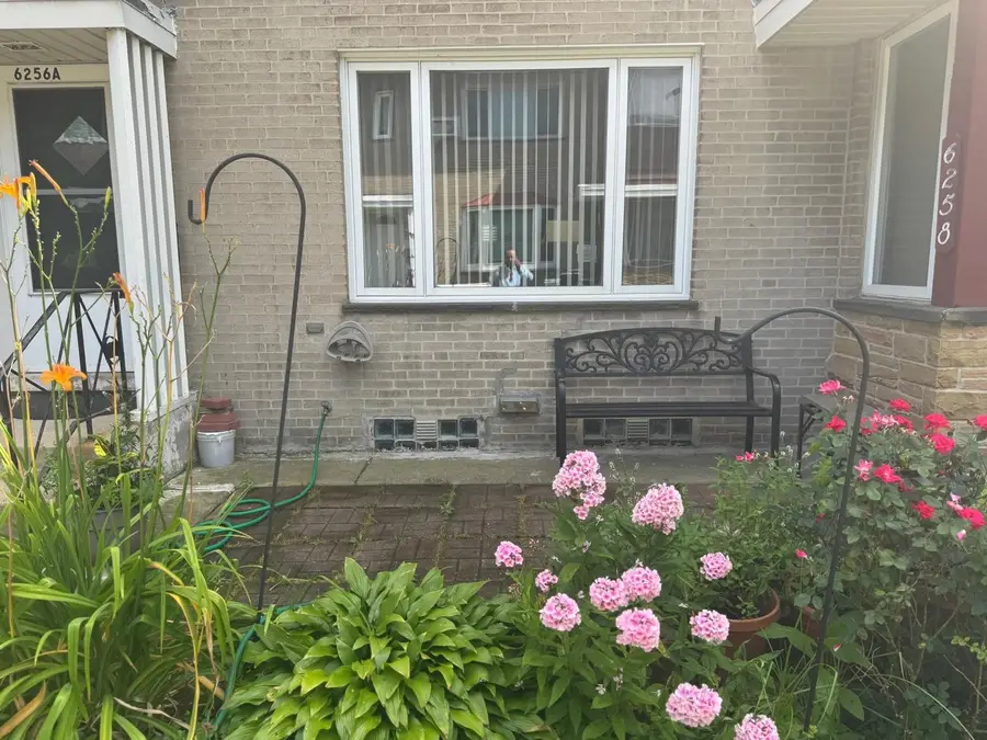 6256 N Cicero Avenue #A, Chicago, IL 60646 - #2