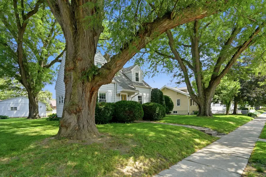 511 27th Avenue, Moline, IL 61265 - #3