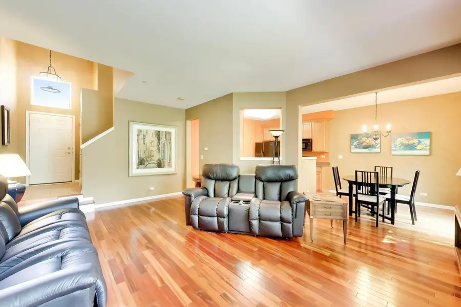 923 Kings Canyon Drive, Streamwood, IL 60107 - #2