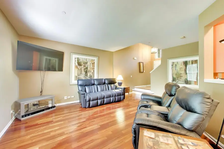 923 Kings Canyon Drive, Streamwood, IL 60107 - #3