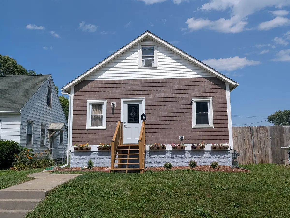 605 S Clark Street, Davenport, IA 52802 - #1