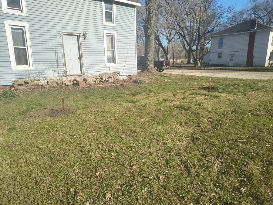 305 E Chestnut Street, Cowden, IL 62422 - #2