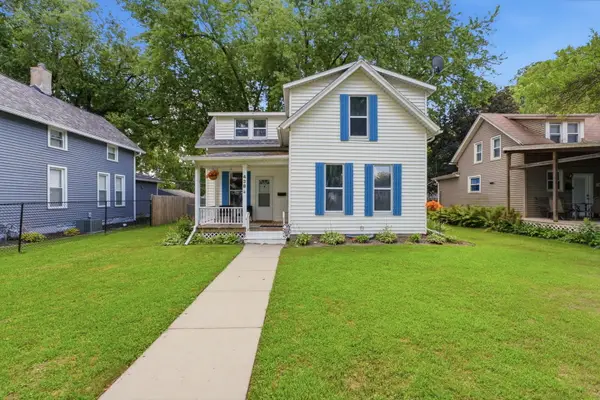 438 49th Street, Moline, IL 61265