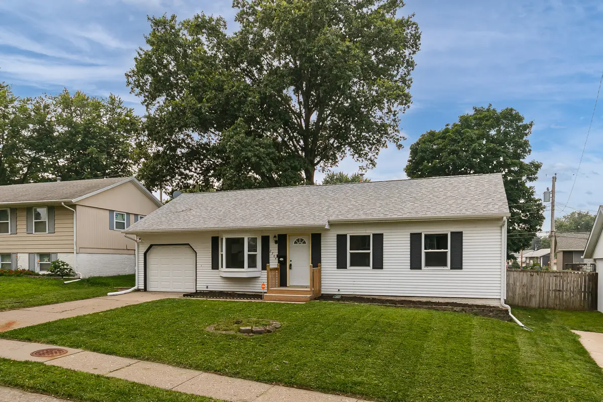2704 Wood Dale Avenue, Davenport, IA 52804 - #1
