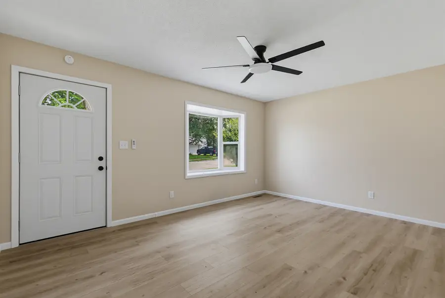 2704 Wood Dale Avenue, Davenport, IA 52804 - #3