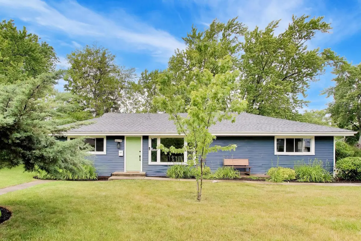 10 Rugby Road, Lake Zurich, IL 60047 - #1