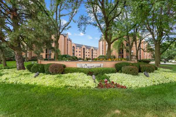 7410 W Lawrence Avenue #421, Harwood Heights, IL 60706