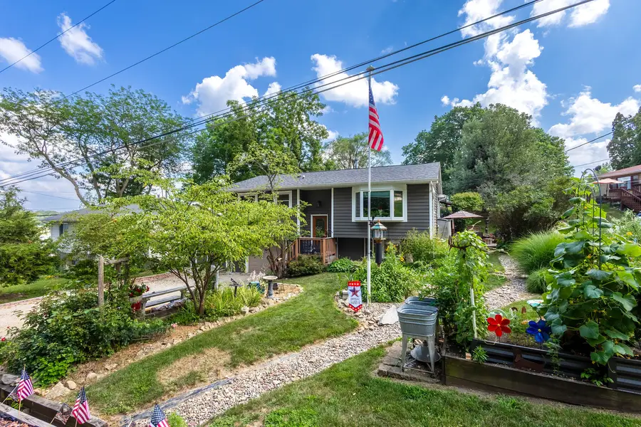 204 Chestnut Street, Le Claire, IA 52753 - #2