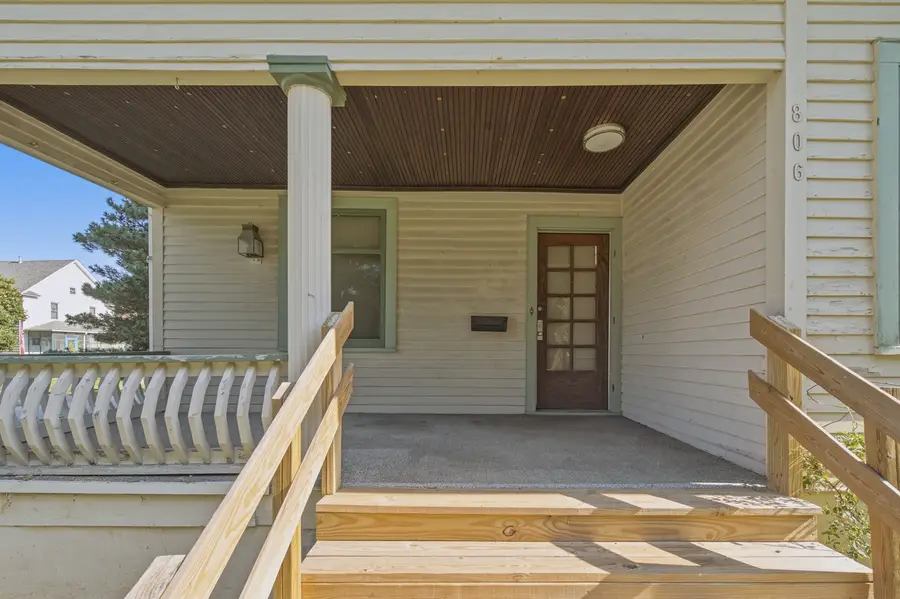 806 E Central Park Avenue, Davenport, IA 52803 - #2