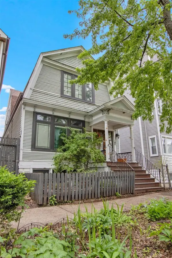 2244 N Maplewood Avenue, Chicago, IL 60647