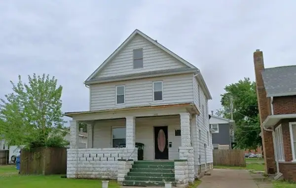 2432 5th Avenue, Moline, IL 61265