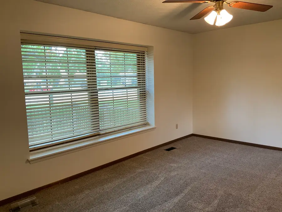 4 Terrace Park, Eldridge, IA 52748 - #2