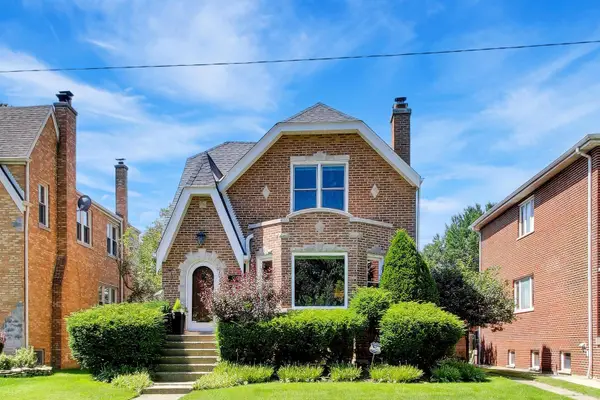 6308 N Indian Road, Chicago, IL 60646