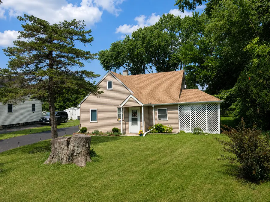 924 Hillwood Circle, Round Lake Beach, IL 60073 - #2