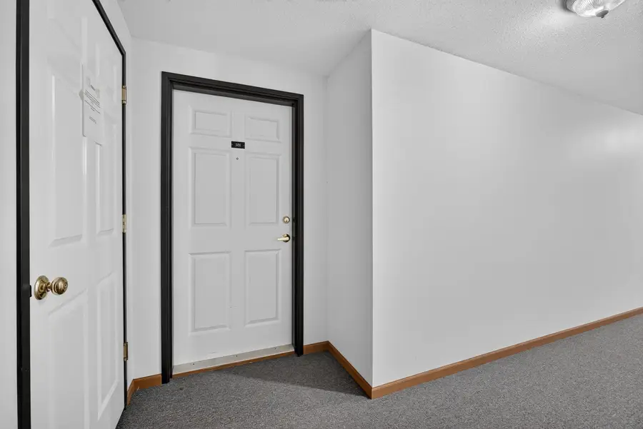 3209 S 16th Avenue #101, Eldridge, IA 52748 - #3