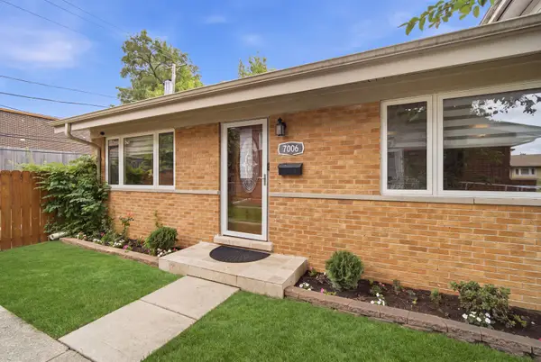 7006 W Carol Avenue, Niles, IL 60714