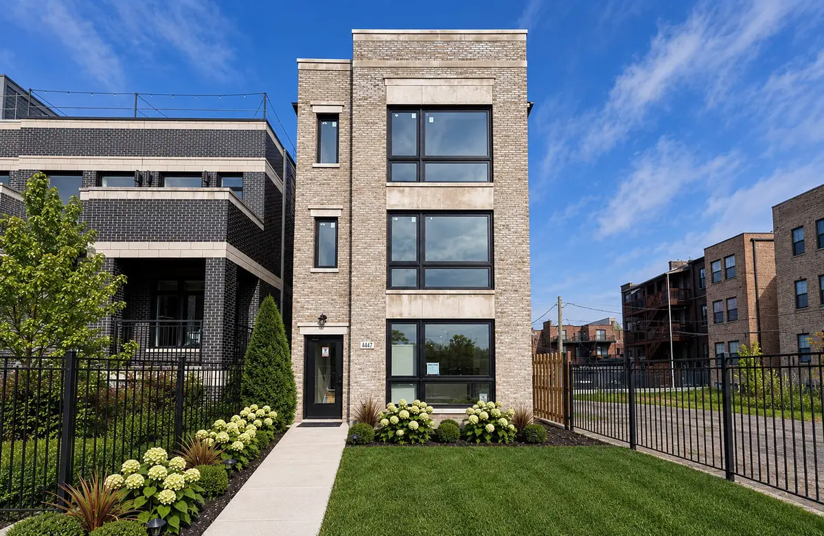 4447 S Calumet Avenue, Chicago, IL 60653 - #1