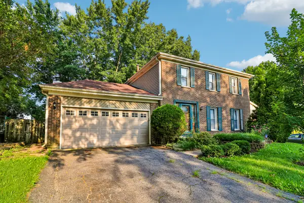 702 Buffalo Circle, Carol Stream, IL 60188