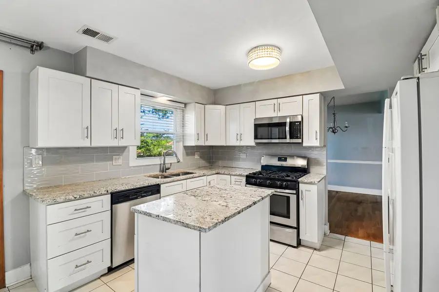 702 Buffalo Circle, Carol Stream, IL 60188 - #2