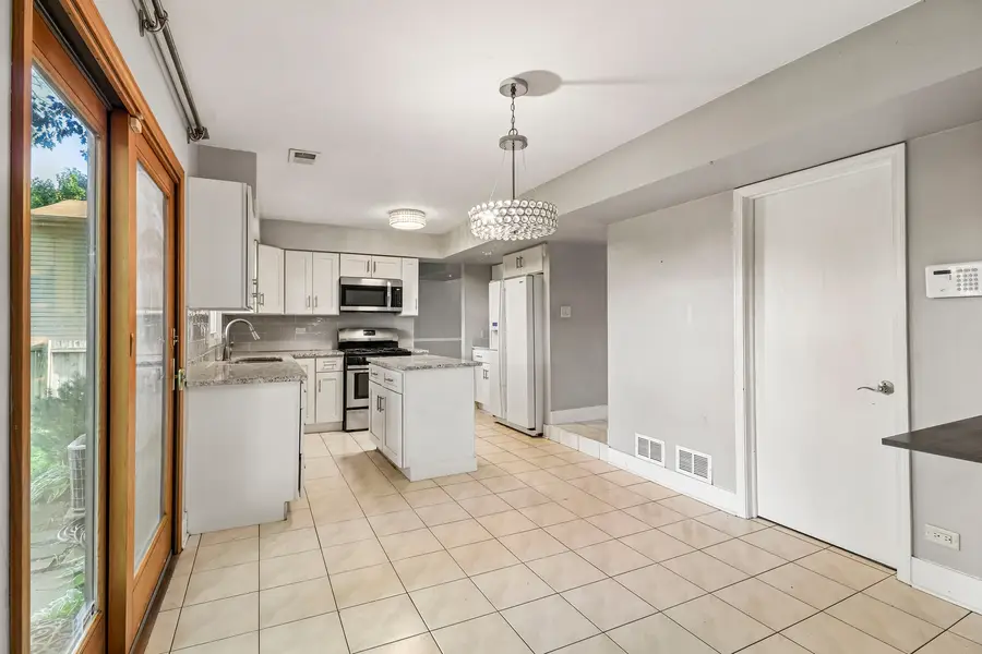 702 Buffalo Circle, Carol Stream, IL 60188 - #3