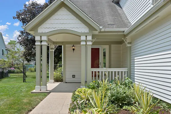 220 Lexington Lane, Grayslake, IL 60030