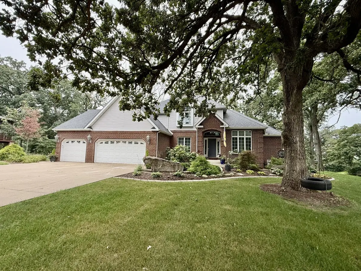40 Royal Wood Drive, Utica, IL 61301 - #1