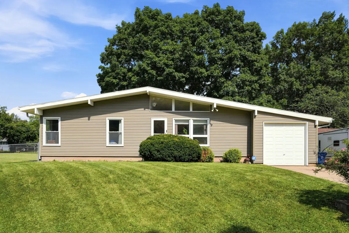 3818 15th Street, Moline, IL 61265 - #1