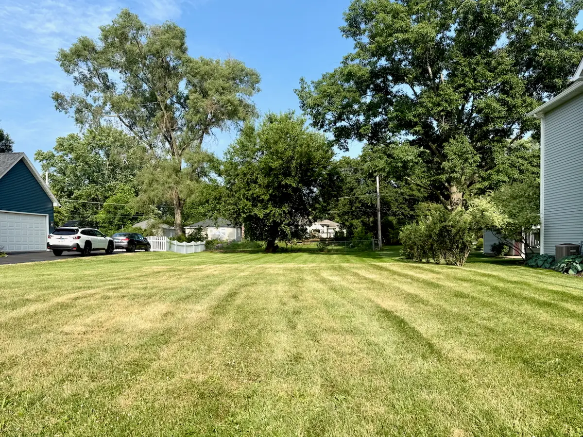 615 S 3rd Street, West Dundee, IL 60118 - #1