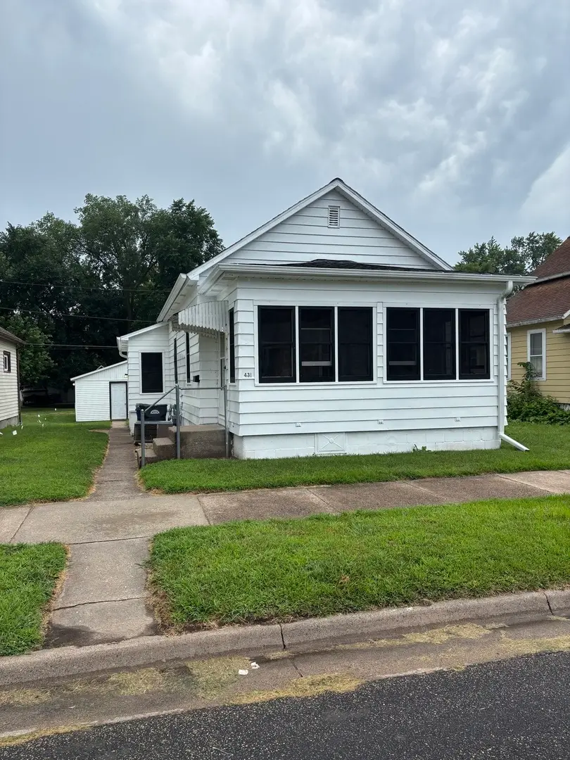 431 2nd Avenue N, Clinton, IA 52732 - #1