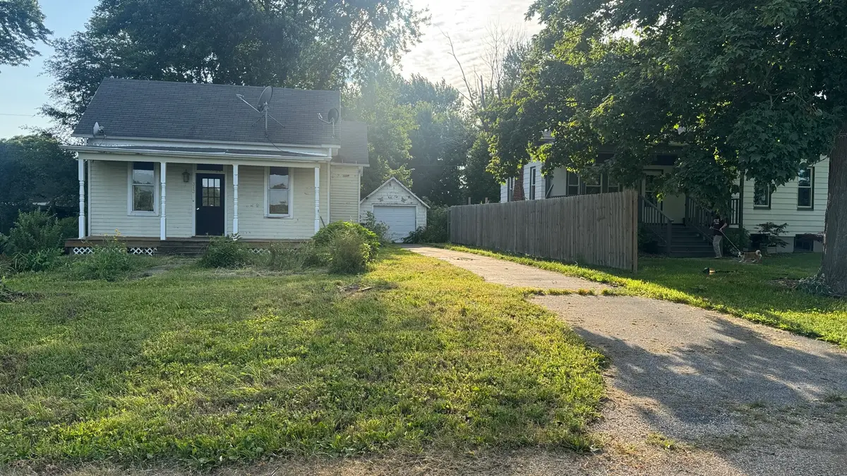 313 N Henderson Street, Kenney, IL 61749 - #1