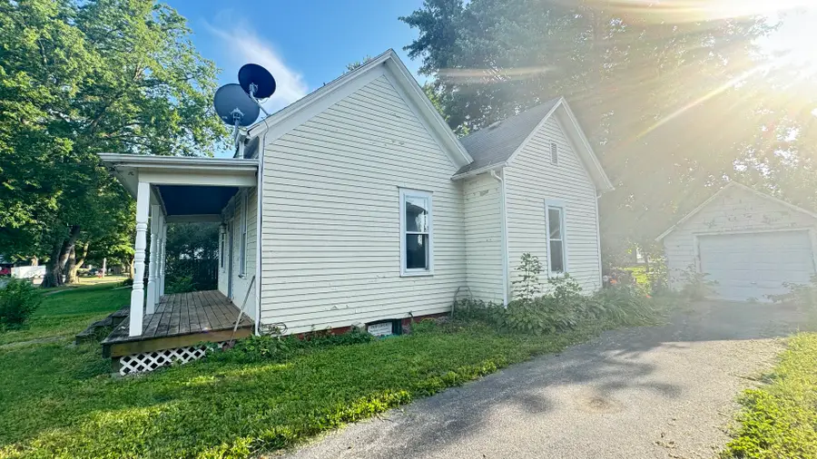 313 N Henderson Street, Kenney, IL 61749 - #3